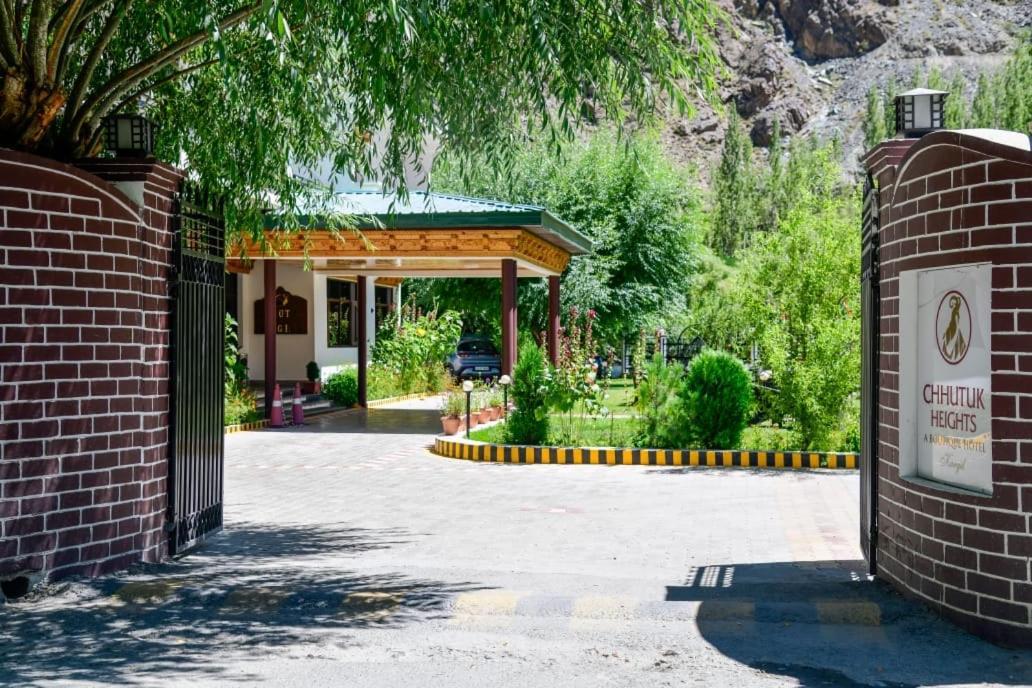 קרגיל Hotel Chhutuk Heights מראה חיצוני תמונה